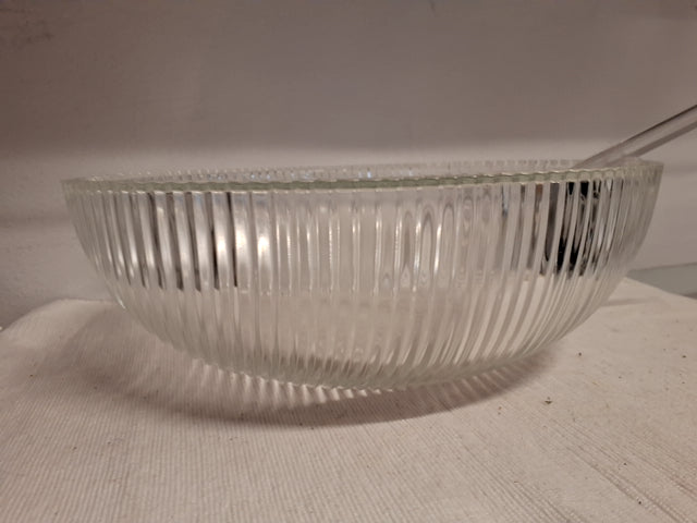 Glasbowle med øseske